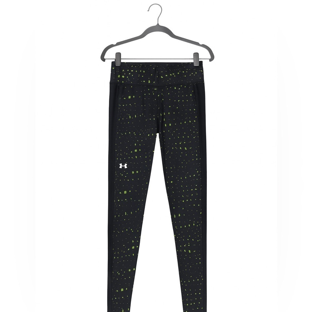 Women’s size XS black and gold Under Armour leggings. Excellent condition